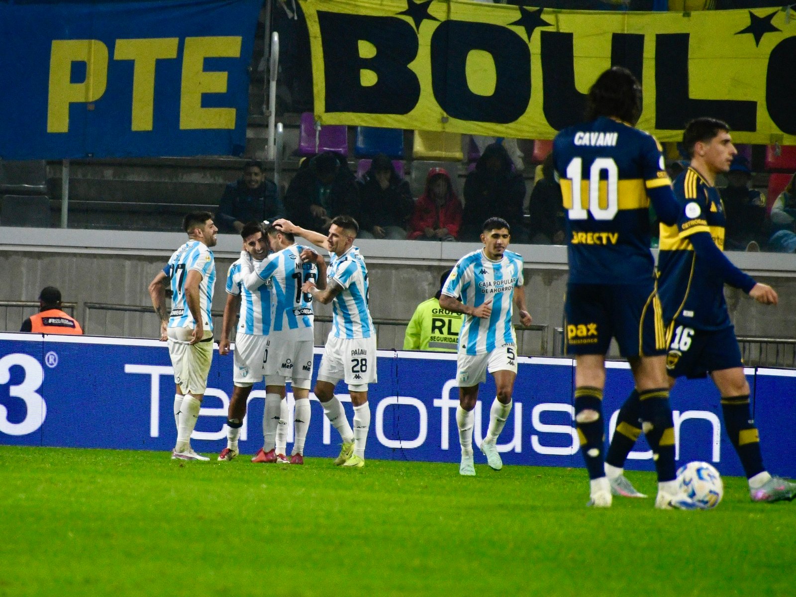 Boca sufrió un nuevo mazazo al ciclo Russo y dejó a Riquelme al borde del abismo por la eliminación ante Atlético Tucumán por Copa Argentina