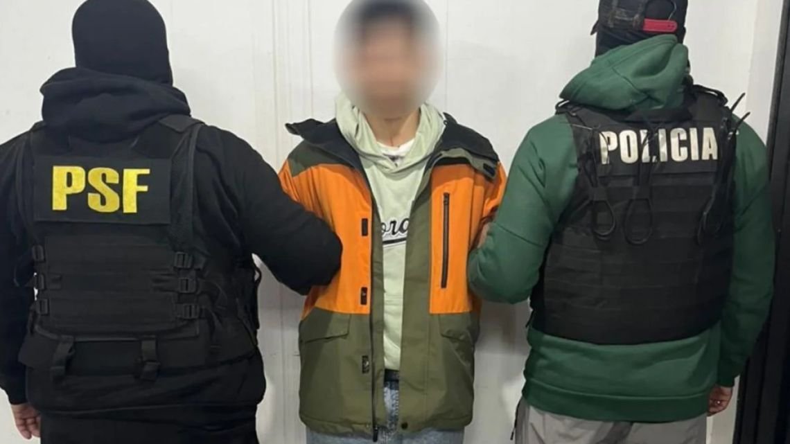 Cayó un criminal de 18 años de “alto perfil”, vinculado al crimen del exjefe de la barra de Rosario Central