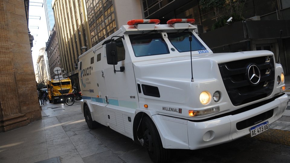El Gobierno eliminó un régimen clave para rastrear el transporte de dinero | Empresas de caudales con menos controles