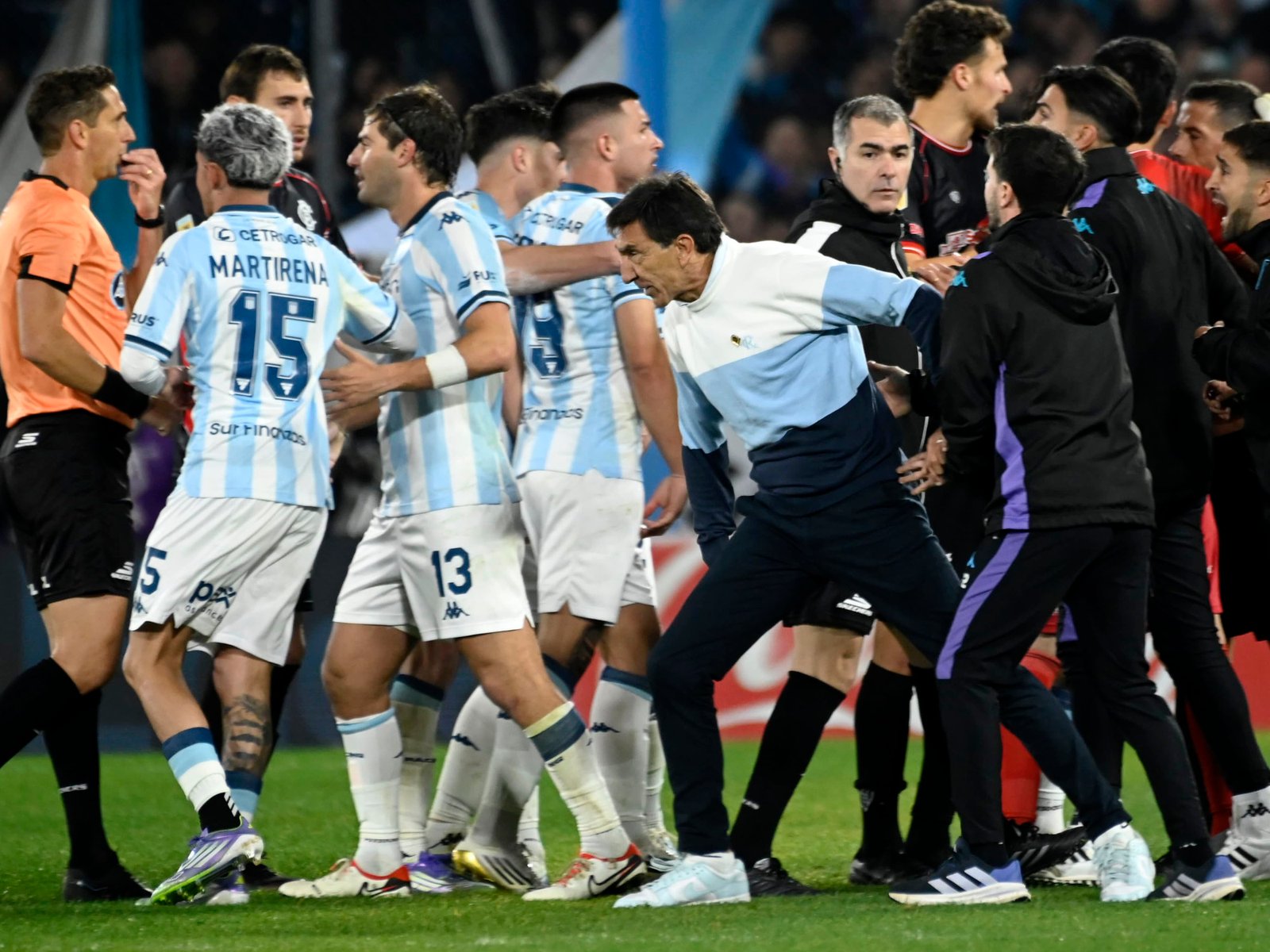 El escándalo en Racing – Barracas y el déjà vu menos pensado: los dos equipos vivieron situaciones similares hace tres años