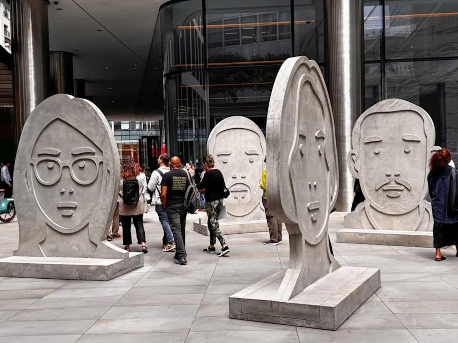 Londres explora sus raíces y su pasado romano con obras de Ai Weiwei y talentos emergentes