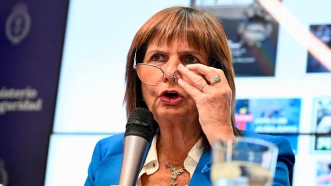 Patricia Bullrich cruzó a Axel Kicillof por el pase a disponibilidad de 24 policías bonaerenses