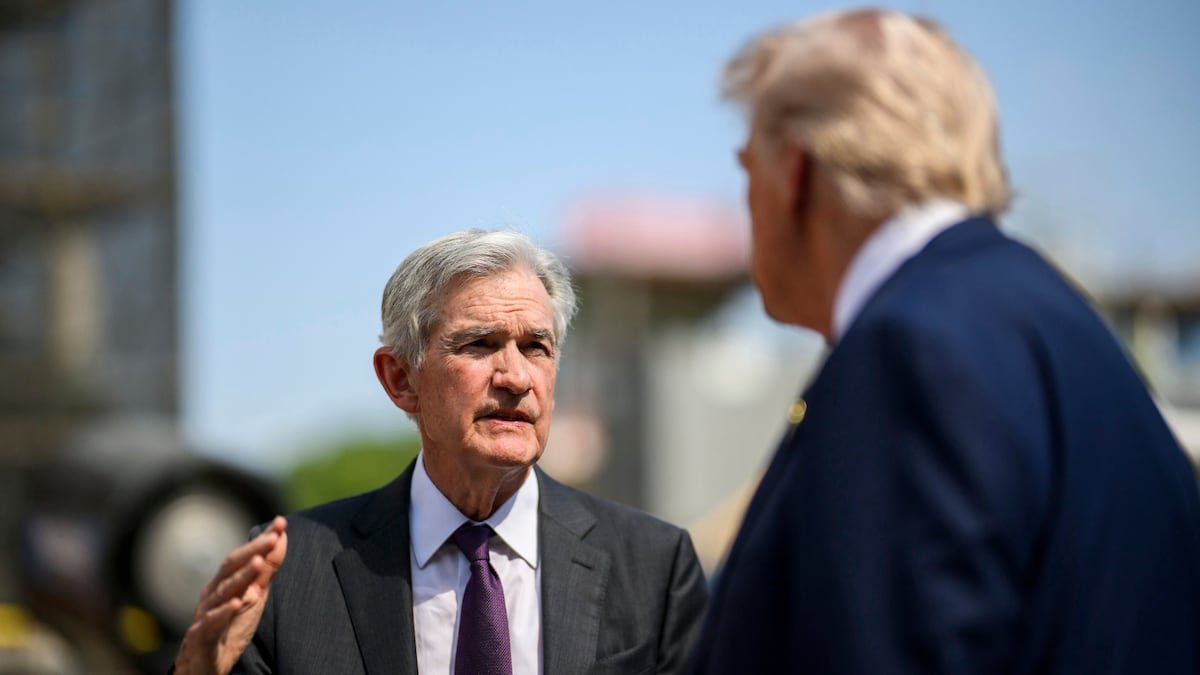 Powell mantiene los tipos, pese a las presiones de Trump y al histórico voto en contra de dos gobernadores de la Reserva Federal | Economía