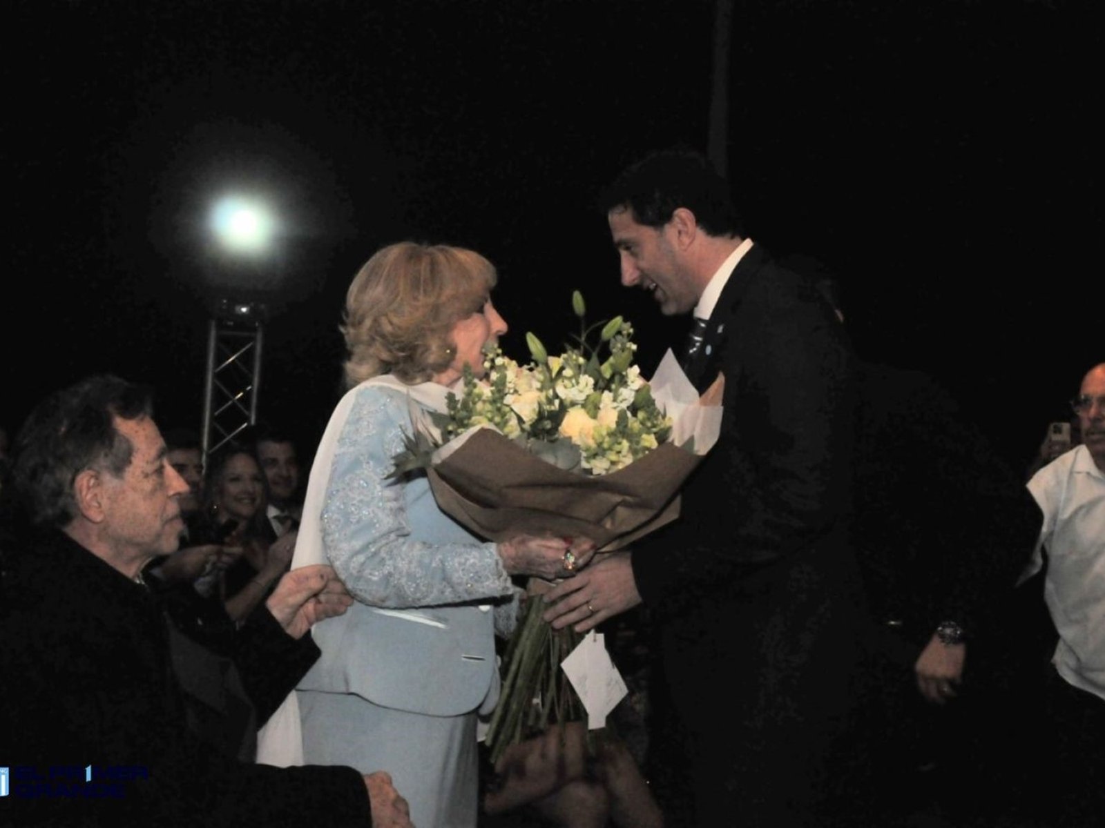 Racing lanzó una nueva campaña de socios que regaló una escena inolvidable en la que Gustavo Costas festejó con Mirtha Legrand