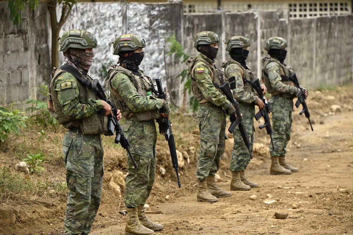 Sicarios matan a 17 personas al azar en una comunidad rural de Ecuador
