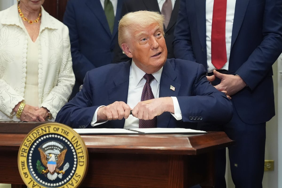 Trump mantiene hasta la medianoche el suspense sobre la última salva de aranceles | Internacional