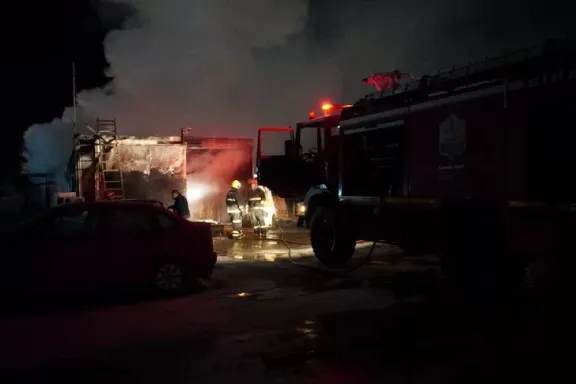 Un hombre terminó en terapia intensiva tras un voraz incendio en su casa
