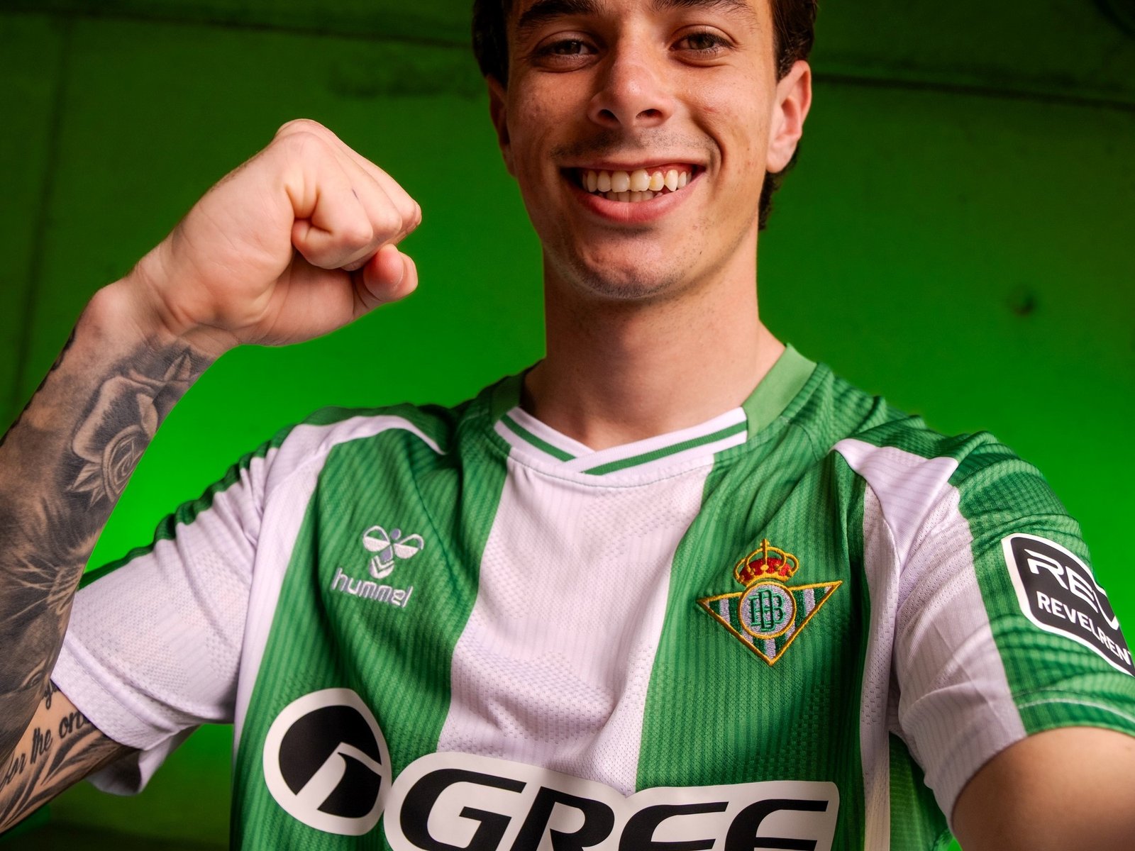 Valentín Gómez ejecutó la cláusula de salida con Vélez y ya llegó al Betis de España