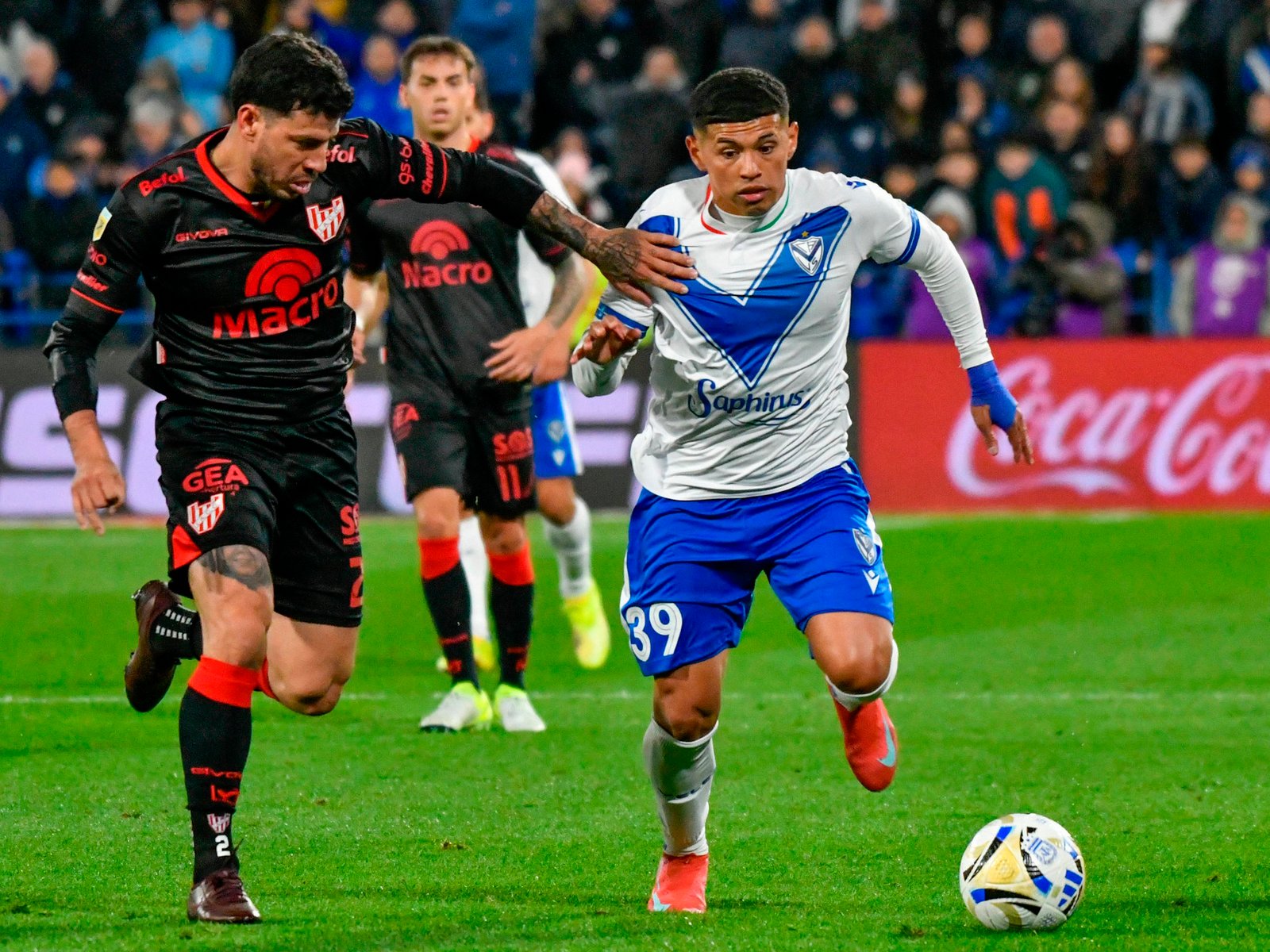 Vélez e Instituto no zafaron y en la fecha de los 0-0 se tuvieron que conformar con un empate sin goles pero entretenido
