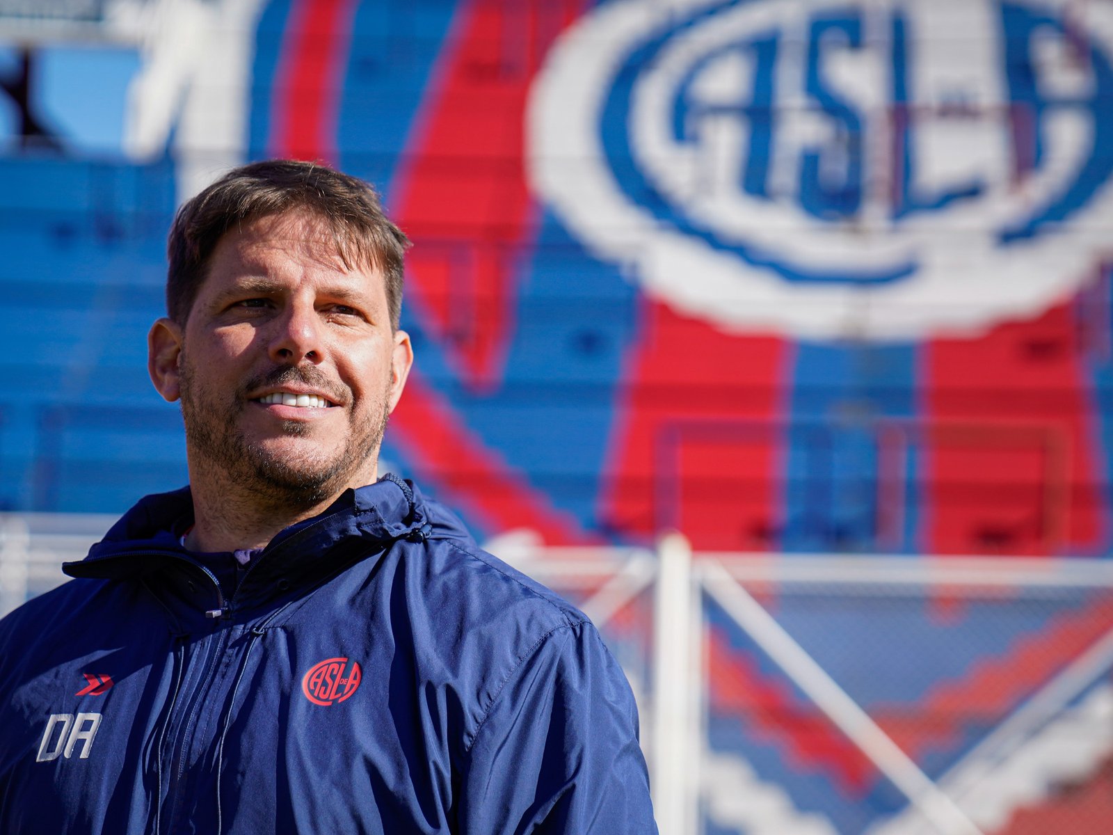 “Yo no soy Klopp ni Mourinho, pero si damos el 110% nos vamos a convertir en un equipo peligroso”