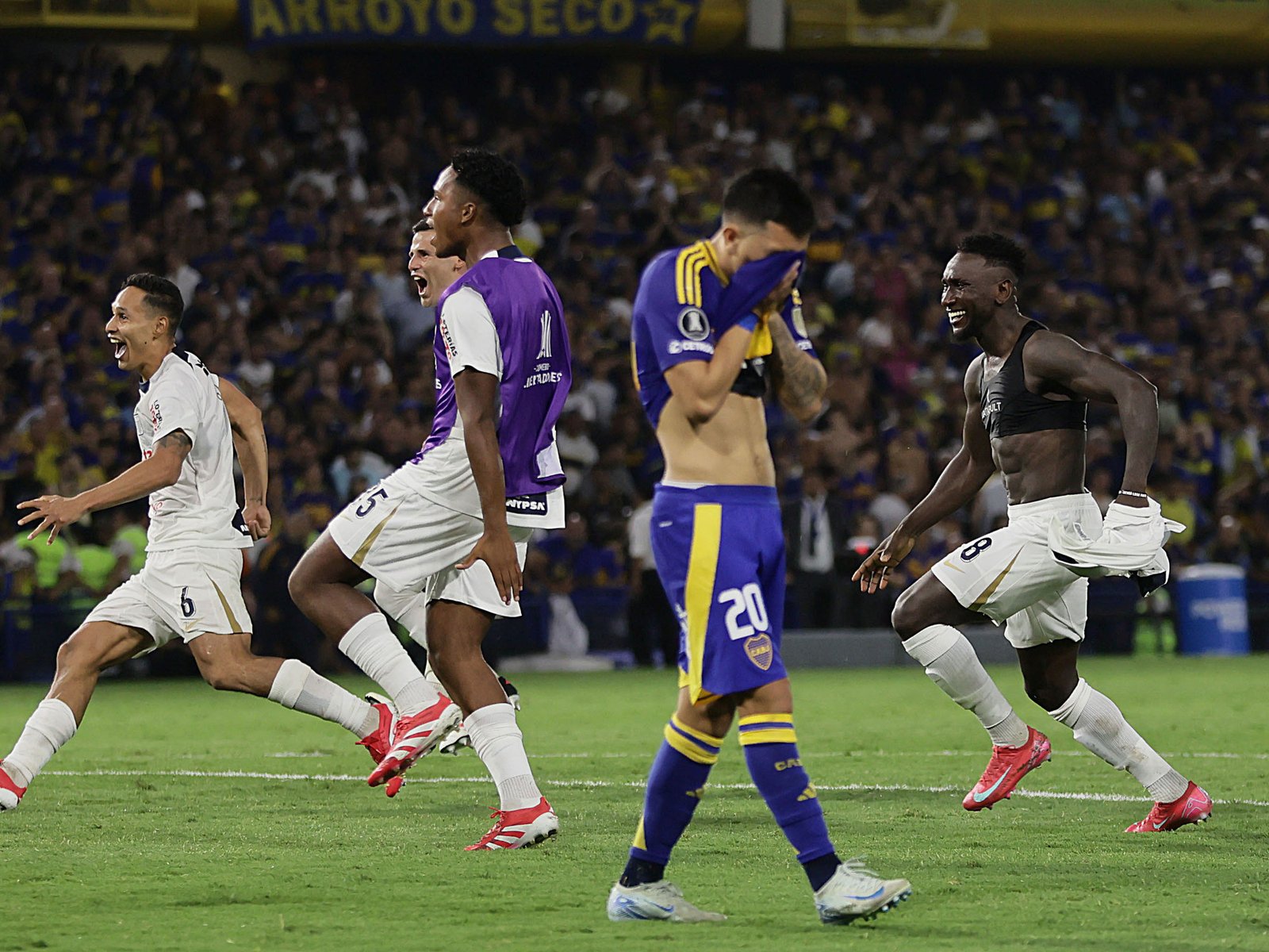 cuatro eliminaciones en cuatro competencias