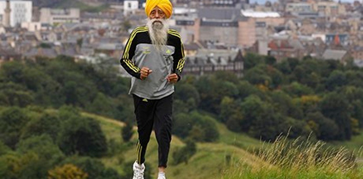 el maratonista de 114 años que se volvió un ícono de superación fue atropellado por un auto en su aldea en India