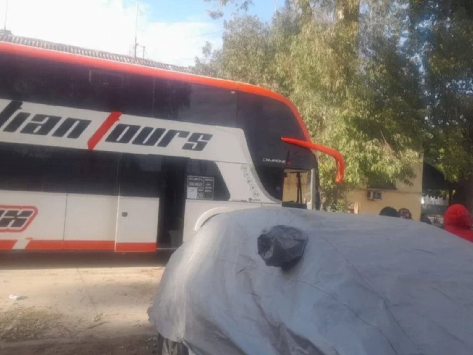 el sorpresivo hallazgo en la bodega de un micro por el que demoraron a todos sus pasajeros