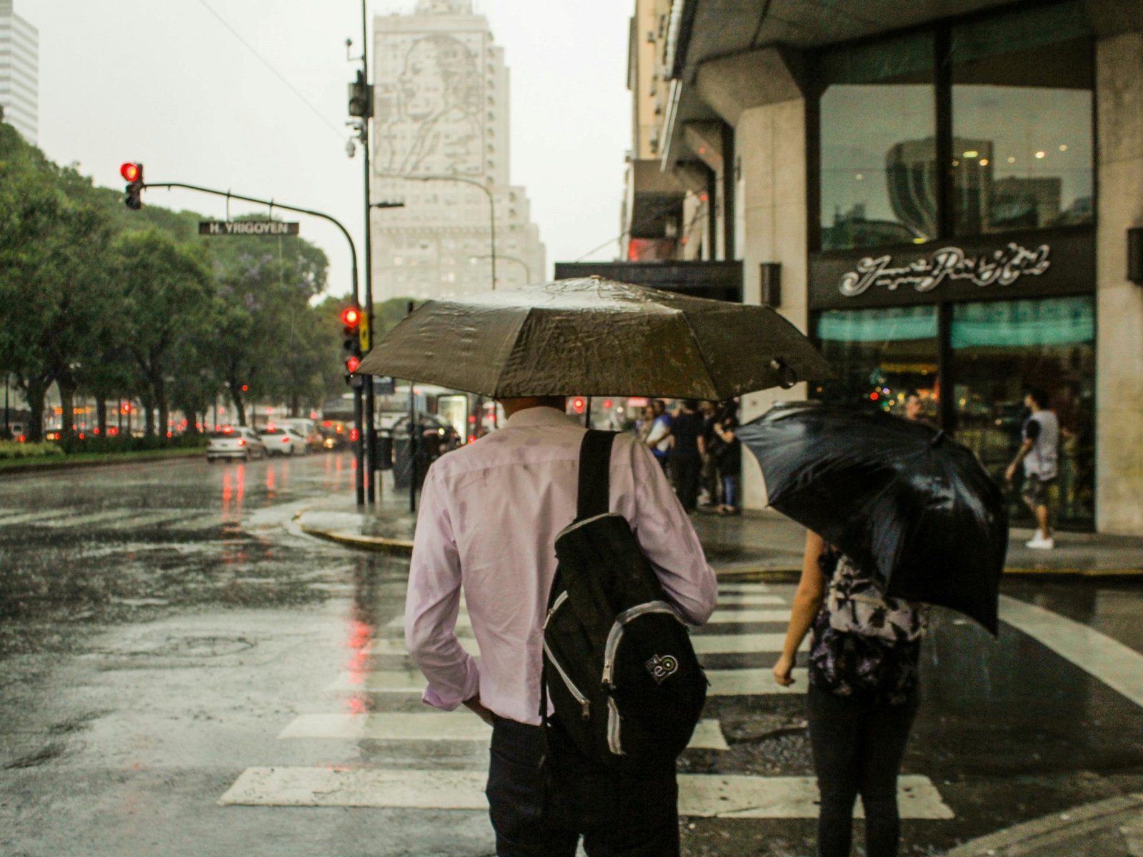 emiten alerta amarilla y naranja en Buenos Aires y las fuertes lluvias llegan a la Ciudad