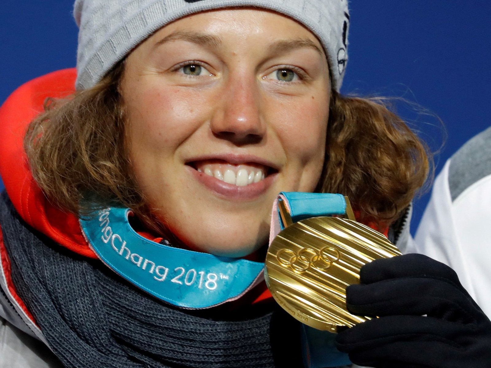 una excampeona olímpica lucha por su vida tras una avalancha