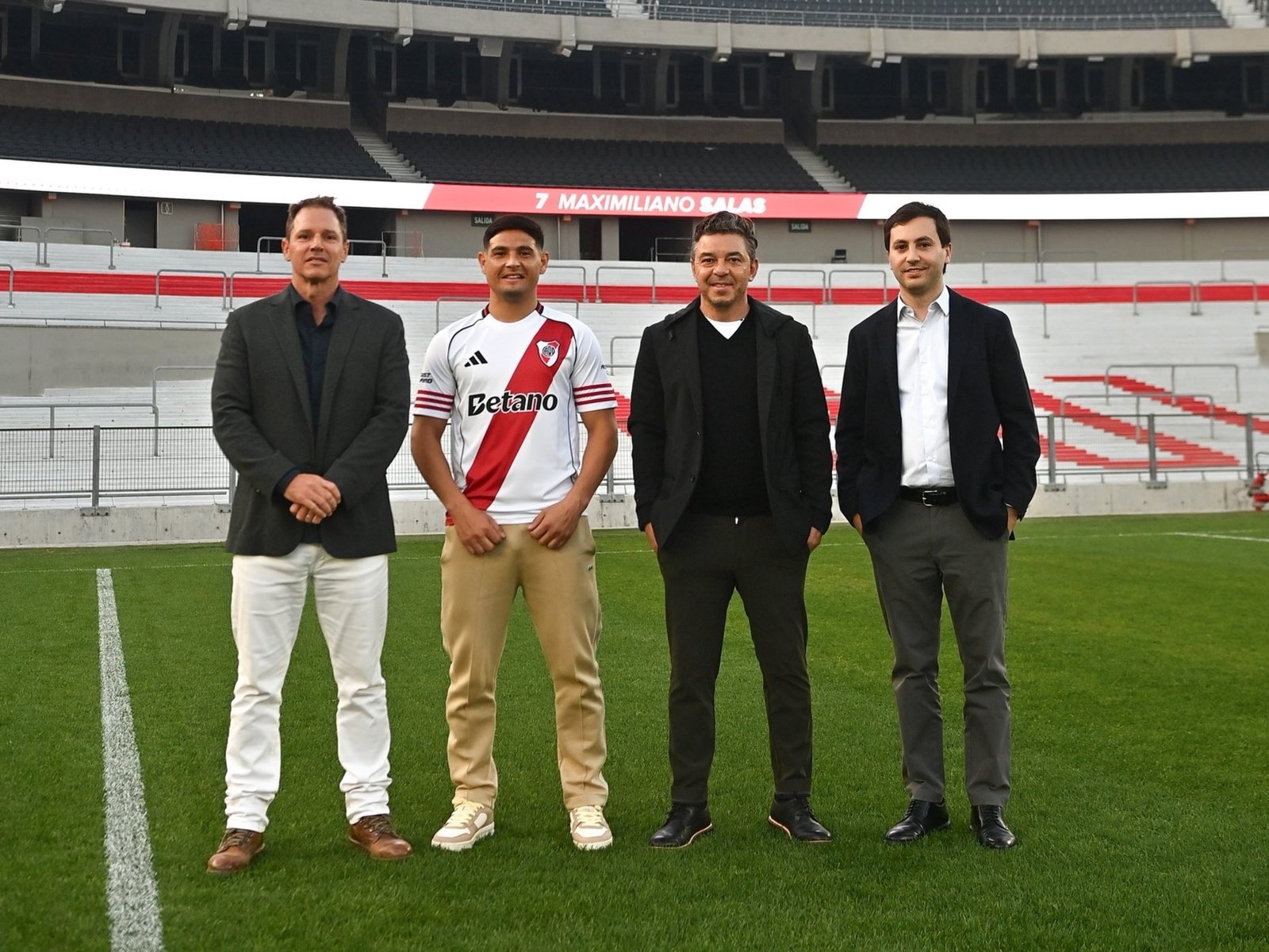 ¿paga la cláusula y asoma un nuevo conflicto con Vélez?