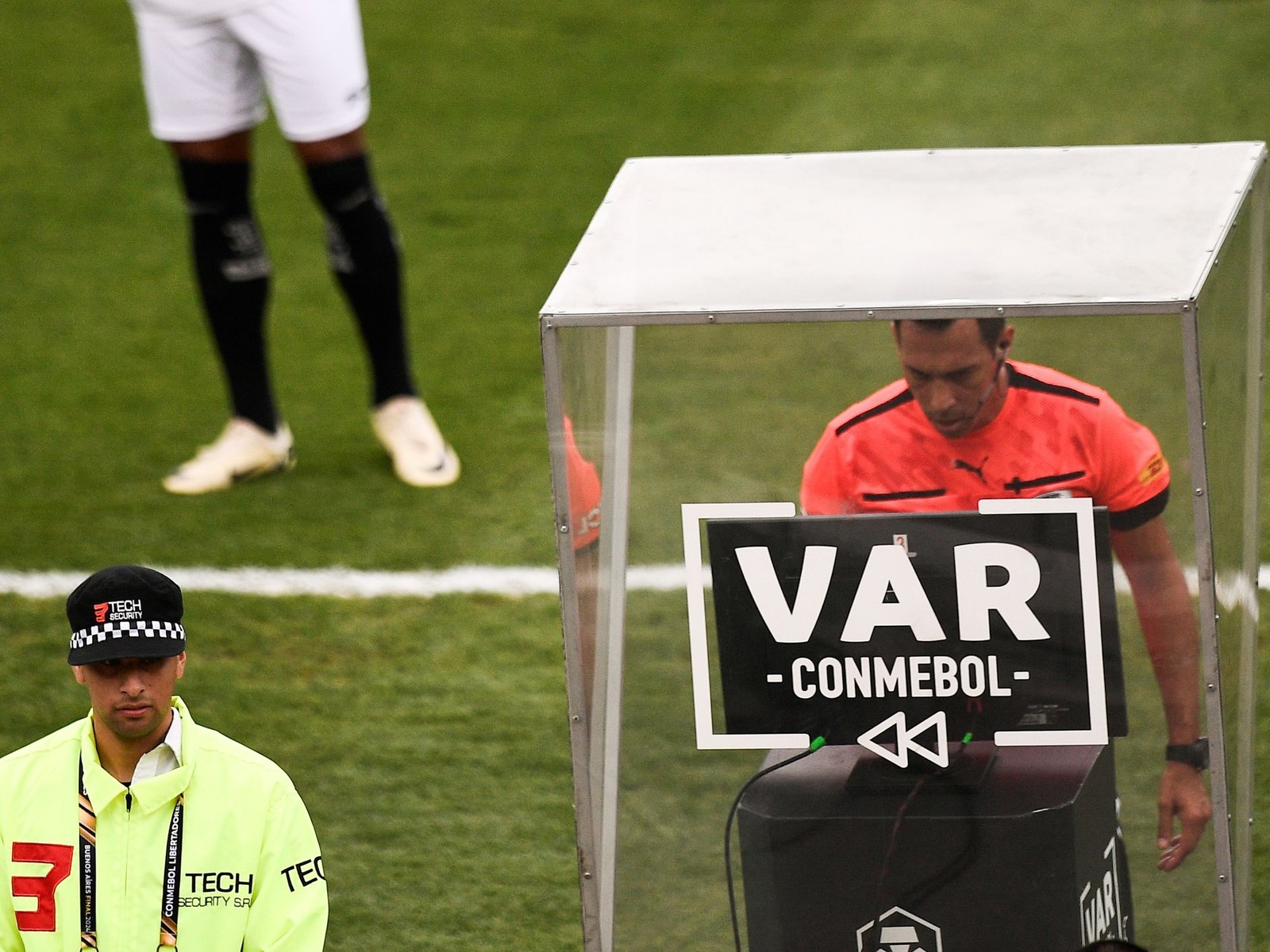 15 respuestas sobre la herramienta que debía traer justicia al fútbol y aportó más confusión