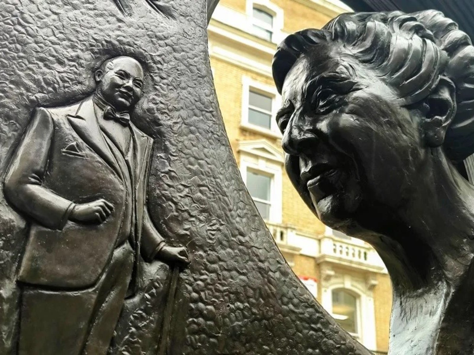 A 50 años de la muerte de Poirot, el meticuloso e impoluto detective de Agatha Christie