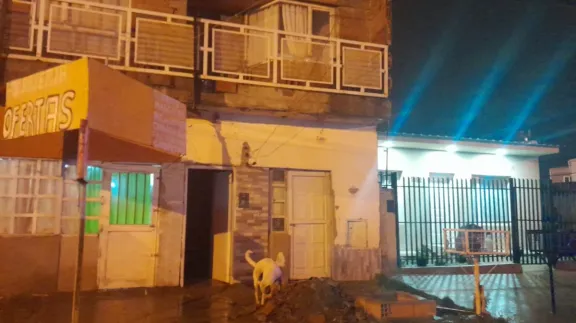 Balearon a un joven en el San Cayetano y está grave