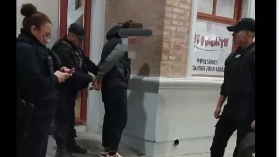 Capturado en la Terminal: tenía una orden de captura vigente