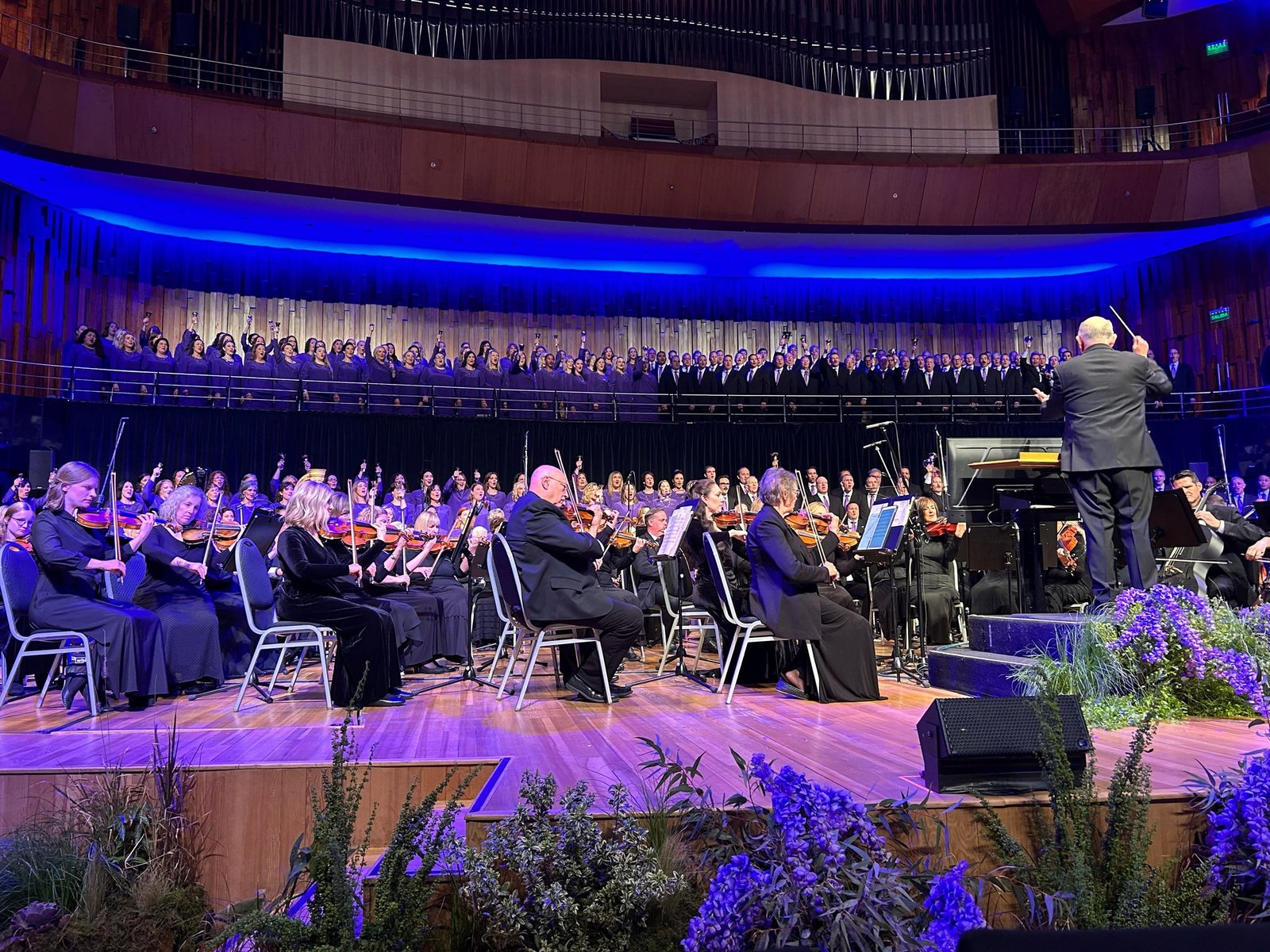Con un imponente concierto, los mormones celebraron los cien años de su llegada a la Argentina