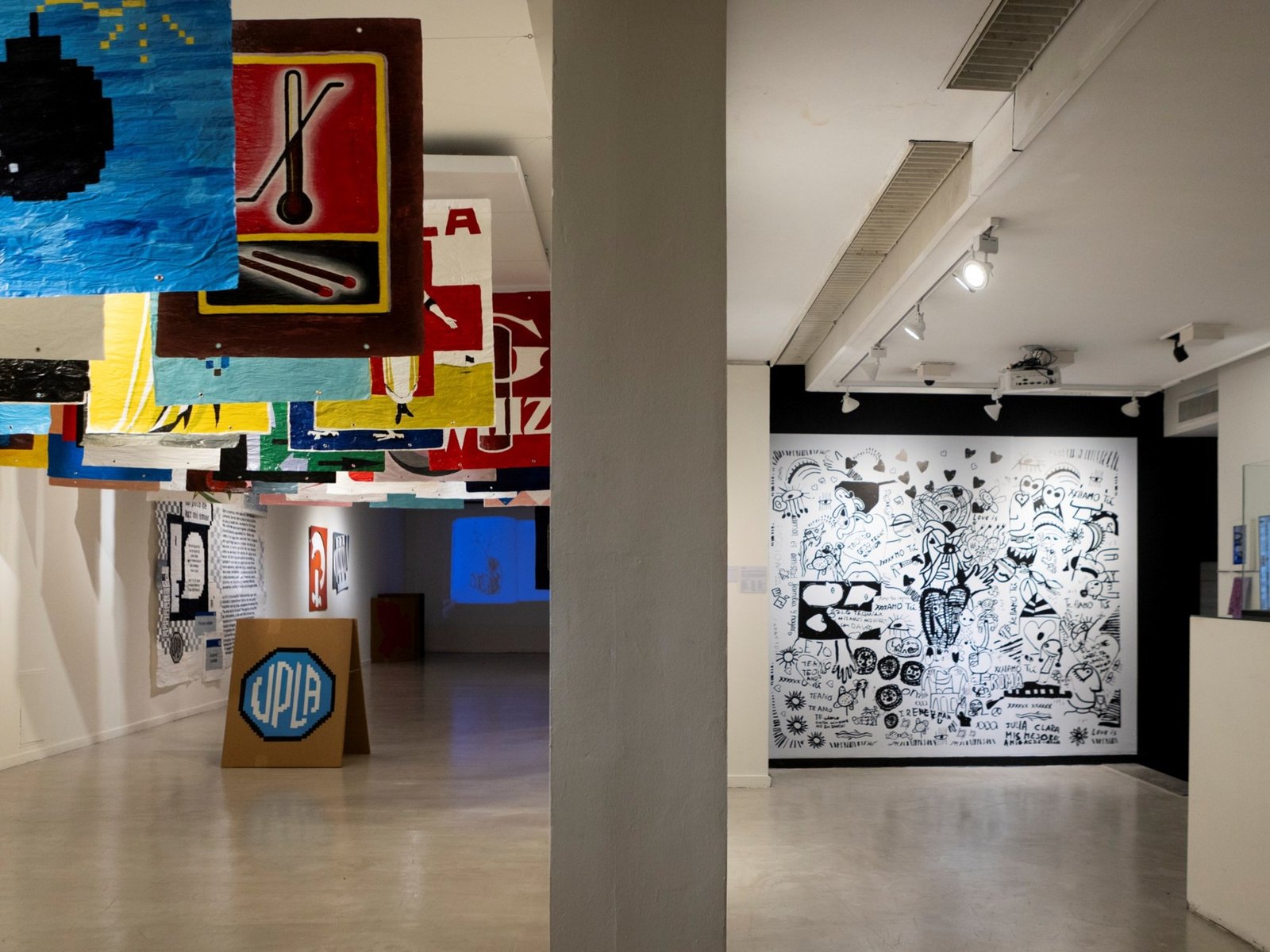 Creadores españoles y argentinos exhiben sus obras con espíritu colaborativo