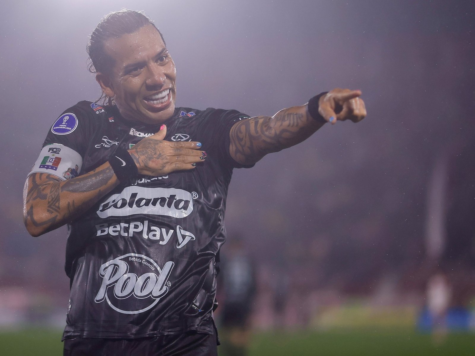 Dayro Moreno, el verdugo de Huracán en la Sudamericana que es récord en Colombia, famoso por sus indisciplinas y hombre de la construcción