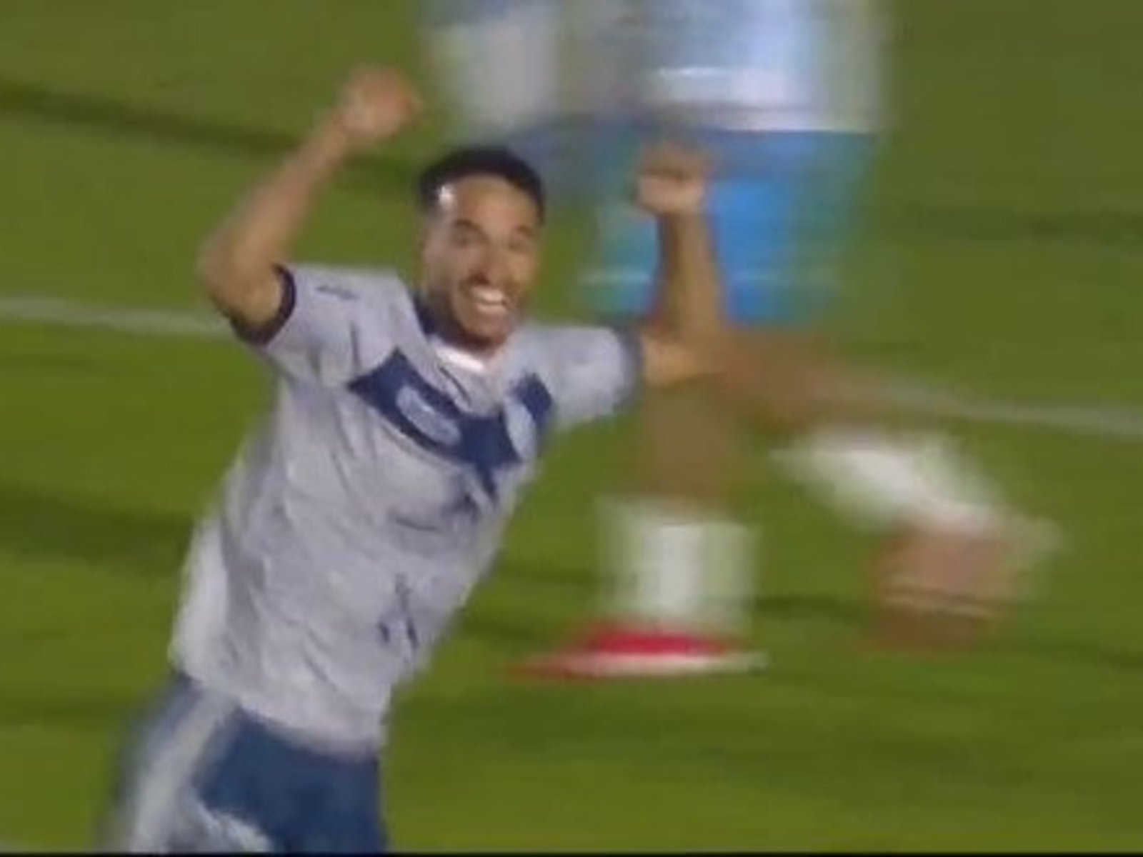 Deportivo Merlo lo empató sobre el final en el clásico :: Olé