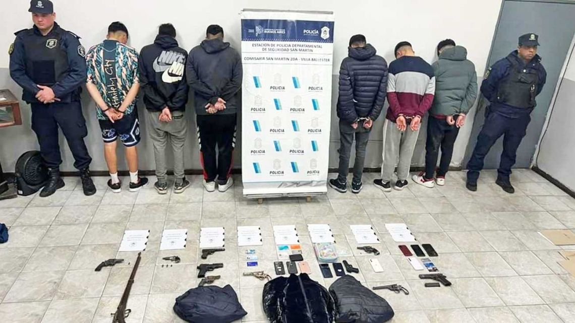 Detienen a ocho integrantes de una banda de ‘robos piraña’ en Villa Ballester