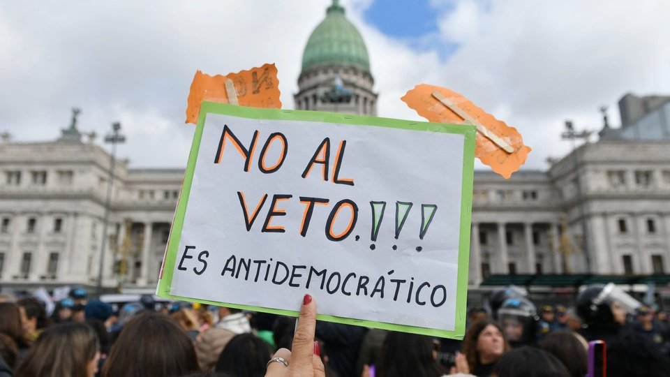 "El Gobierno actúa como si negara la existencia de las personas con discapacidad" | Masiva marcha frente al Congreso contra el veto de Milei a la Emergencia