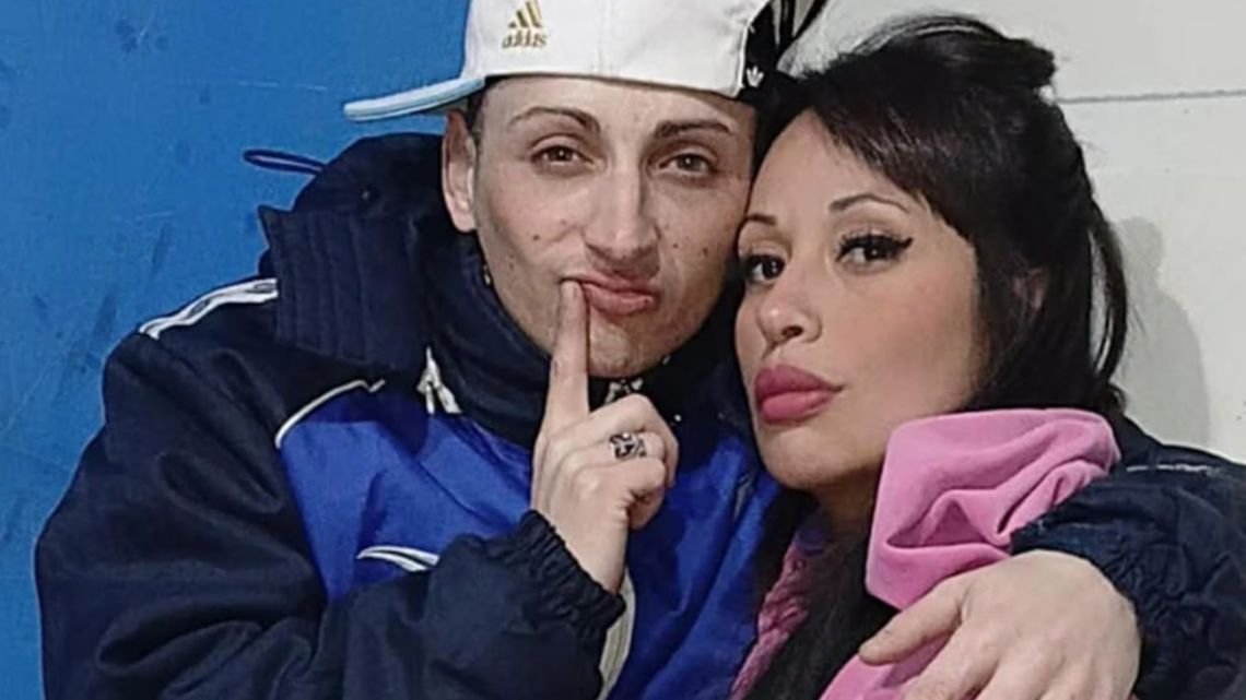 El acusado de matar a su esposa, con quien compartía prisión domiciliaria, se negó a declarar