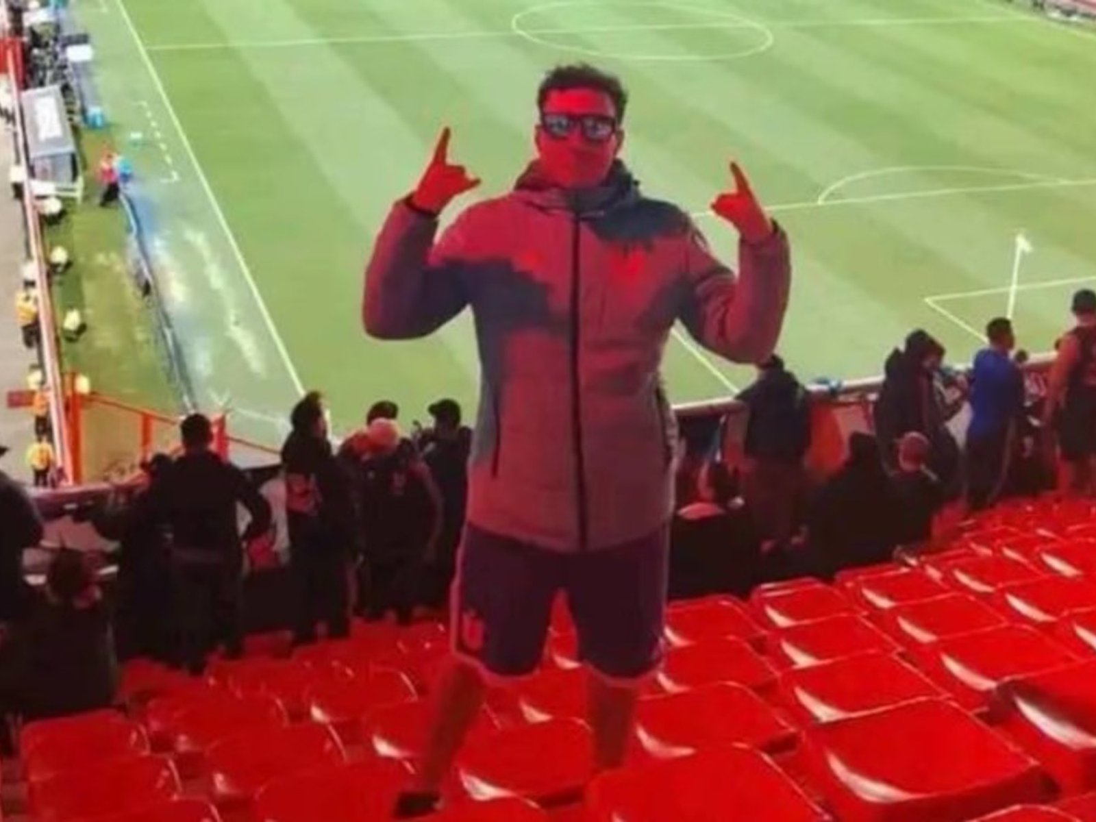 El audio del hincha que cayó al vacío en Independiente :: Olé