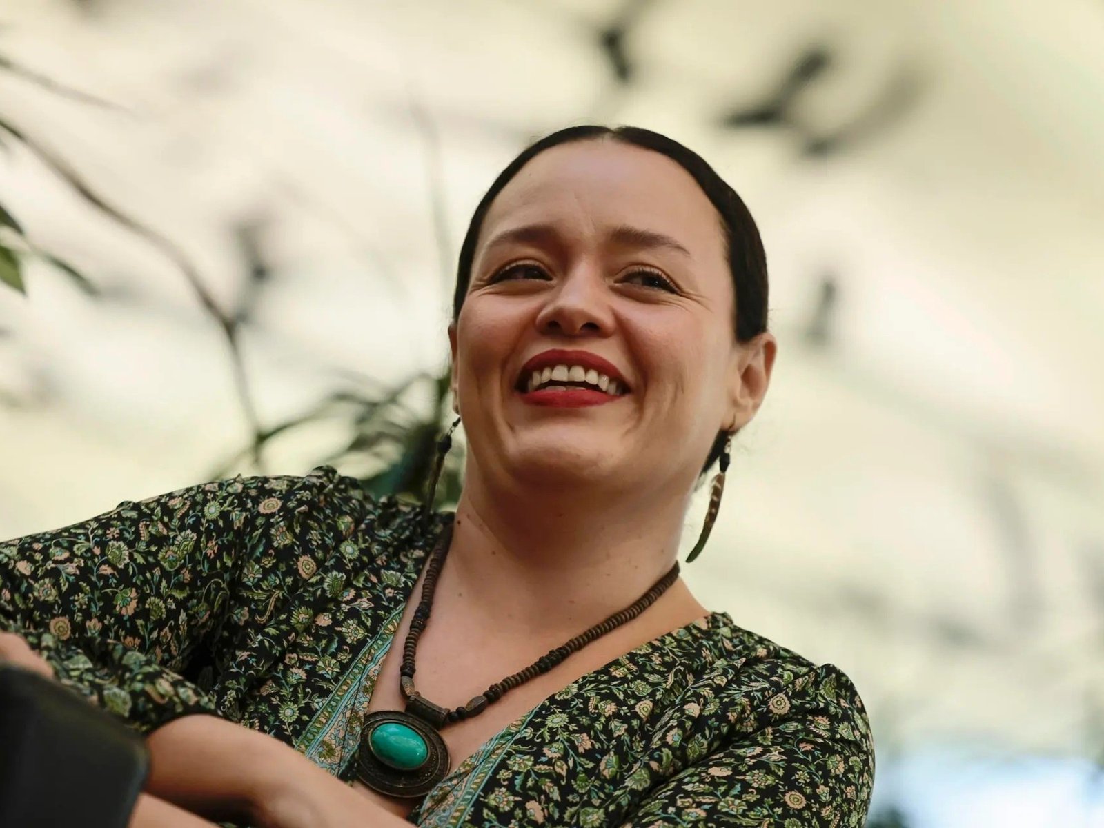 "El duelo es imposible en un sistema que te obliga a estar bien", asegura la escritora Tania Tagle