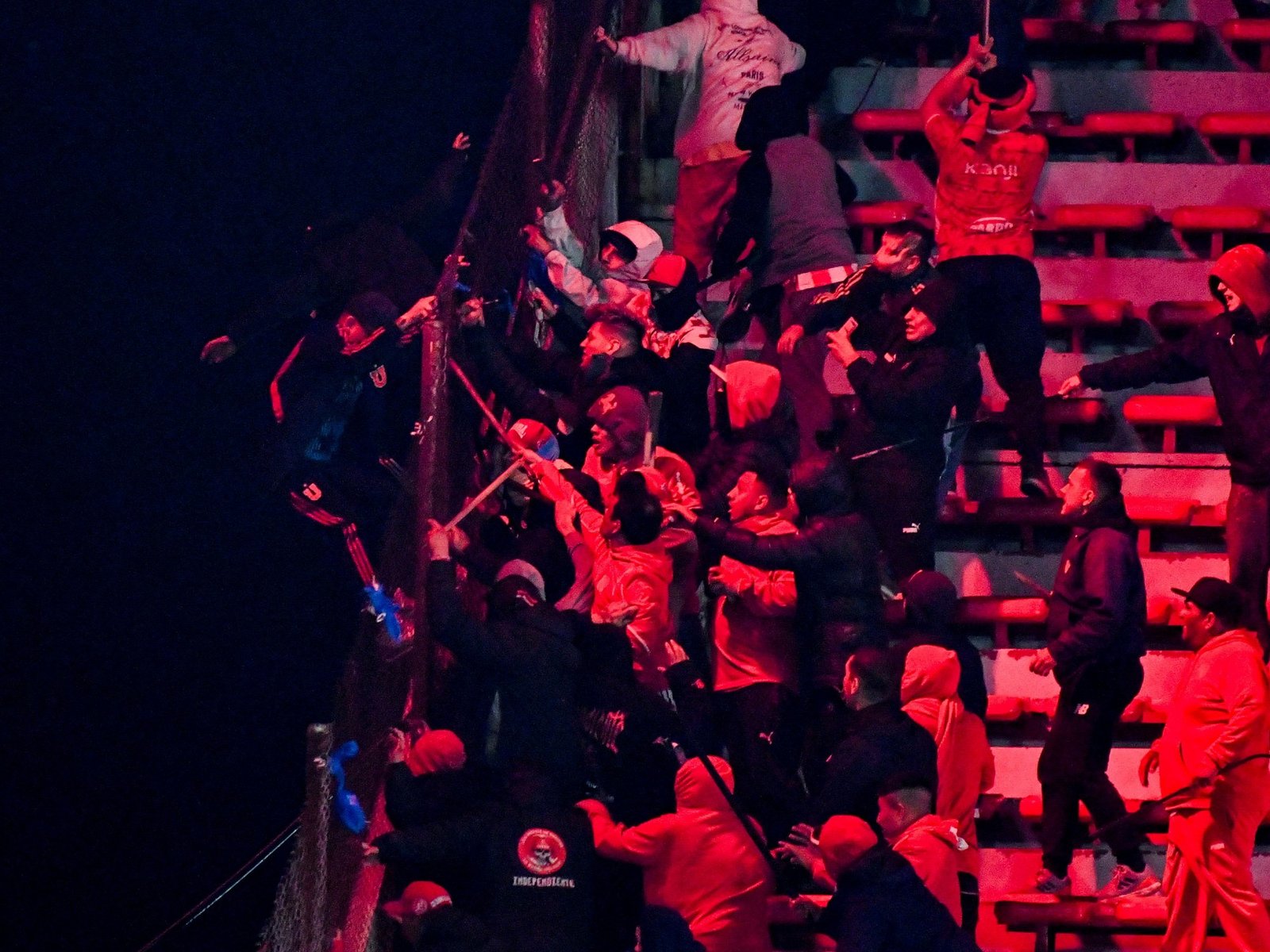 El quién es quién de la dividida barra brava de Independiente tras la barbarie contra los hinchas de Universidad de Chile en la Copa Sudamericana