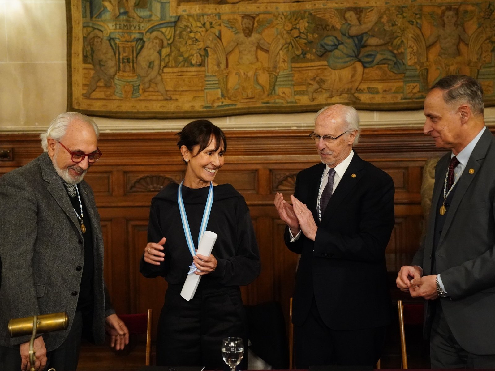 Esther Cross ya integra oficialmente la Academia Argentina de Letras