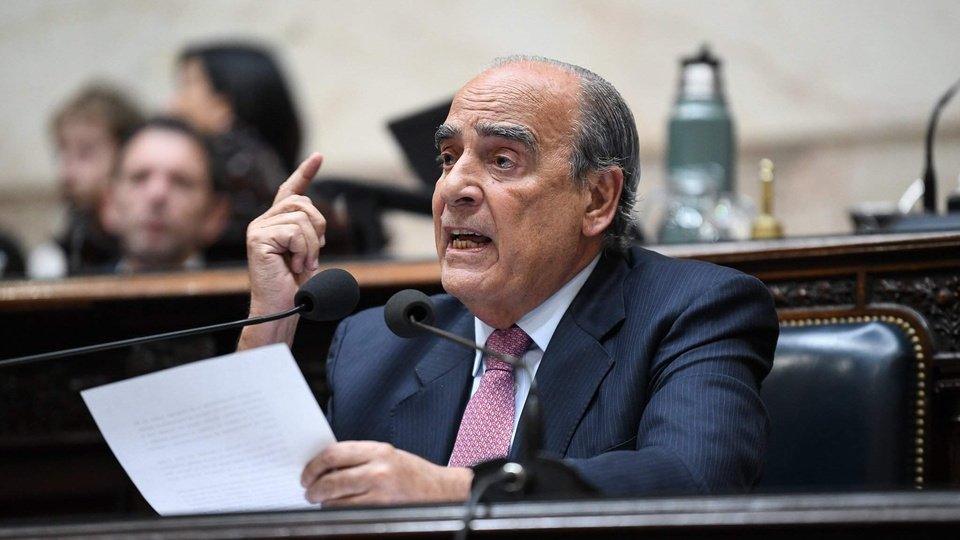 Francos aseguró que Milei no dará marcha atrás con los decretos que rechazó Diputados | La artimaña argumentativa del jefe de Gabinete