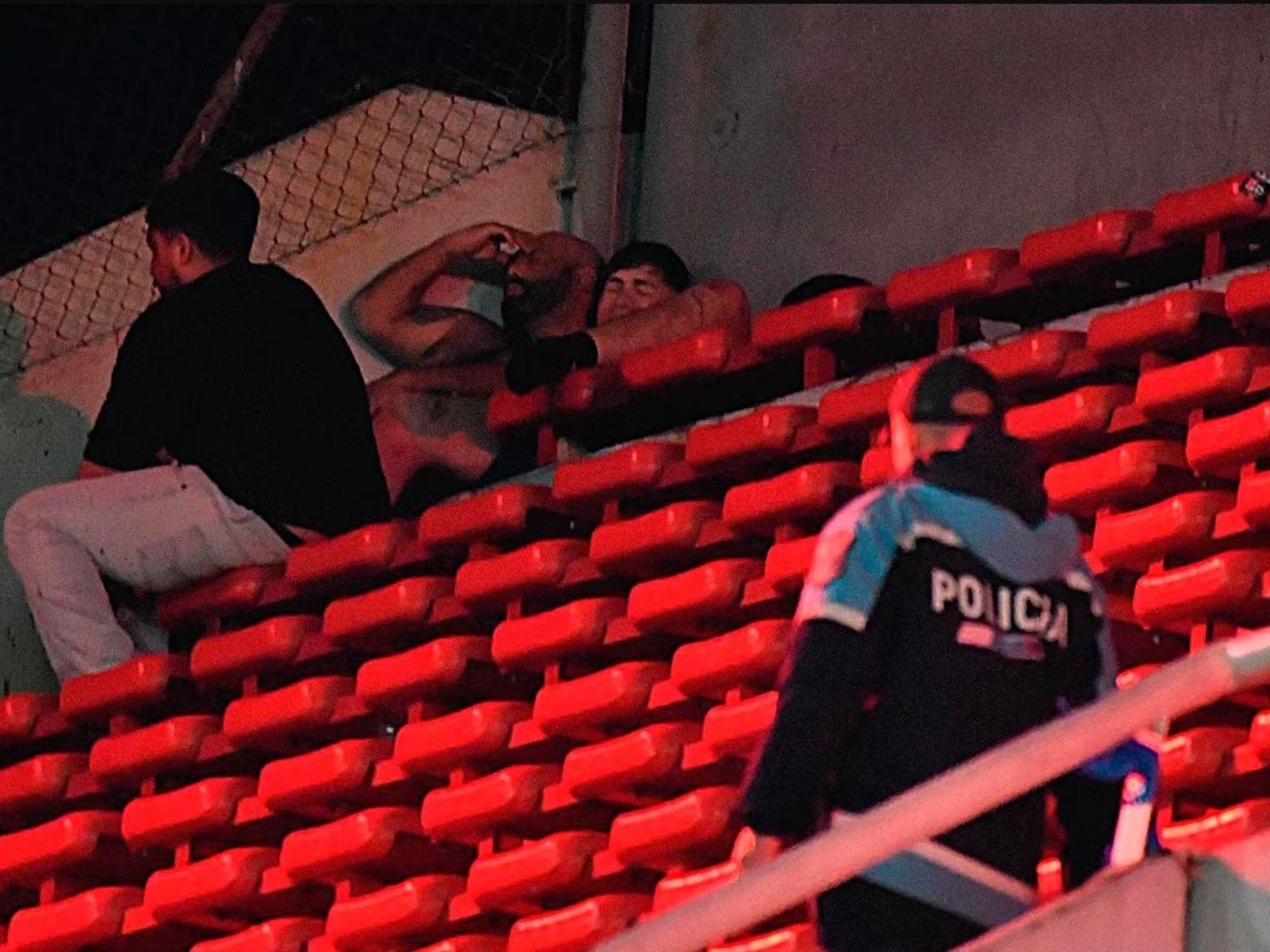 Hinchas chilenos cuentan el horror en primera persona: “Pensé que nos mataban”