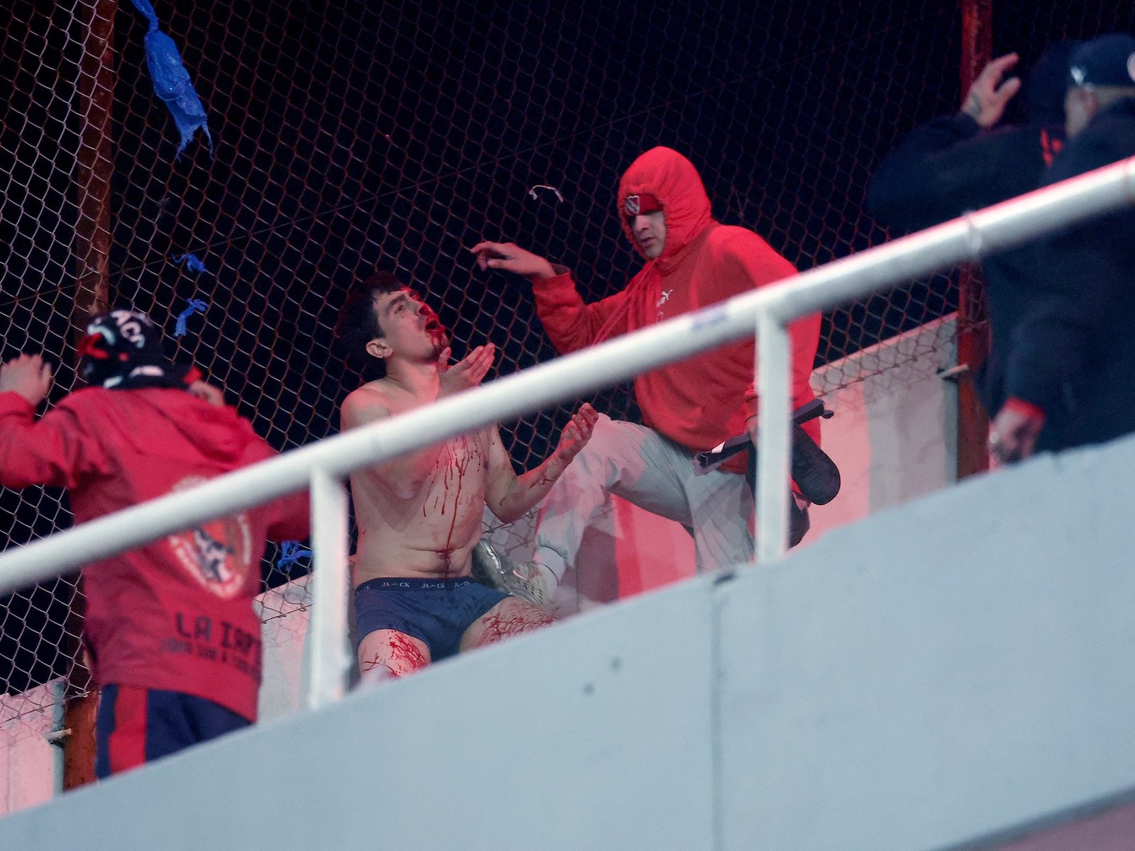 Independiente decidió expulsar del club a los barras que participaron en la noche de barbarie ante Universidad de Chile