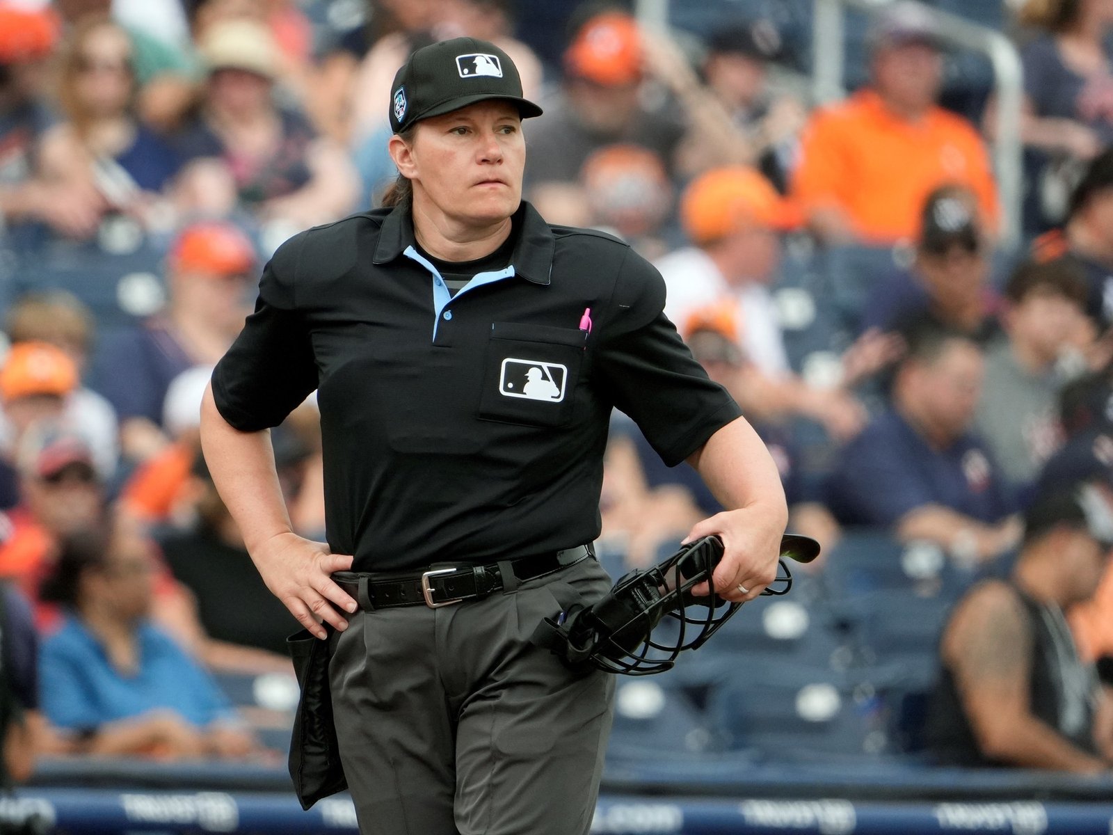 Jen Pawol, la primera umpire de béisbol en 150 años de historia