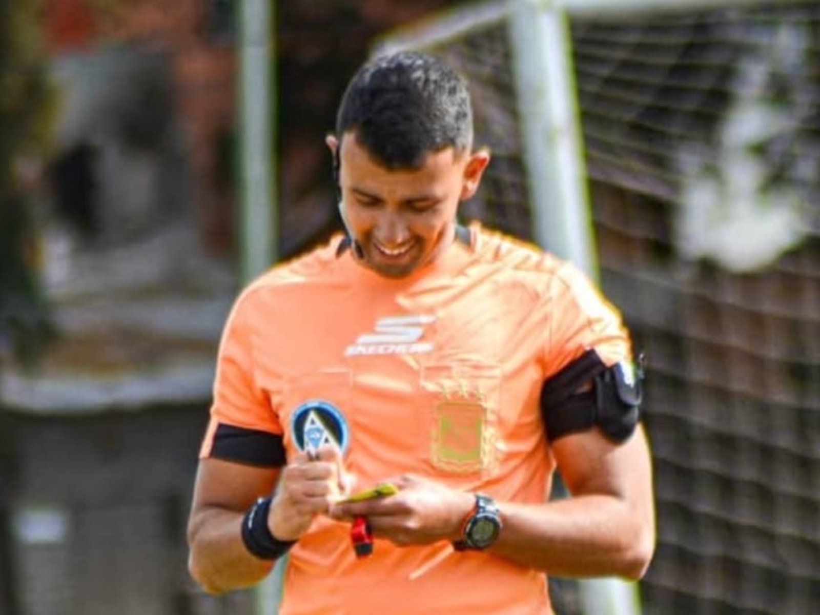 La AFA despidió a un árbitro por “atentar contra los valores del fútbol”