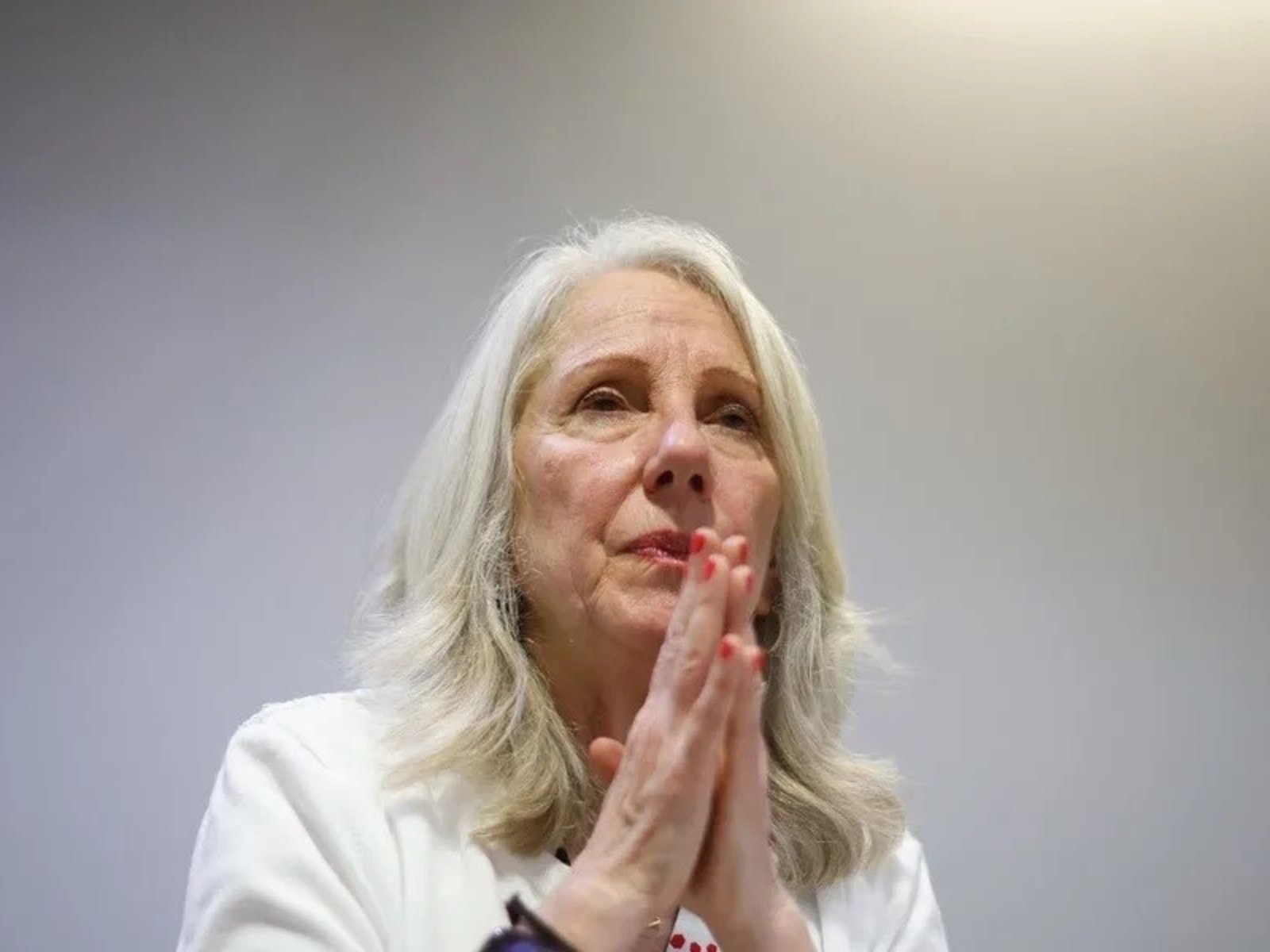 La autora María de Lourdes Victoria vincula la Guerra Civil española y el presente