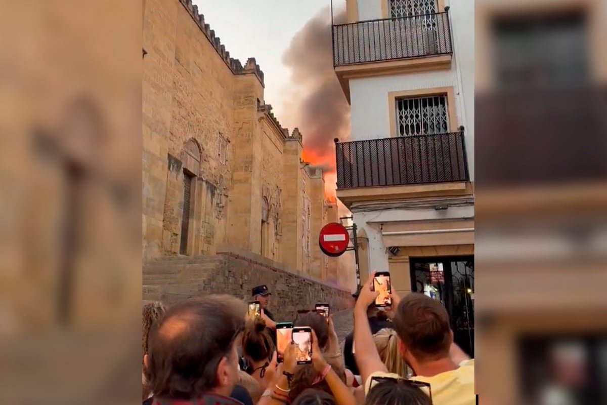 La policía da por controlado un incendio en la mezquita de Córdoba | Cultura