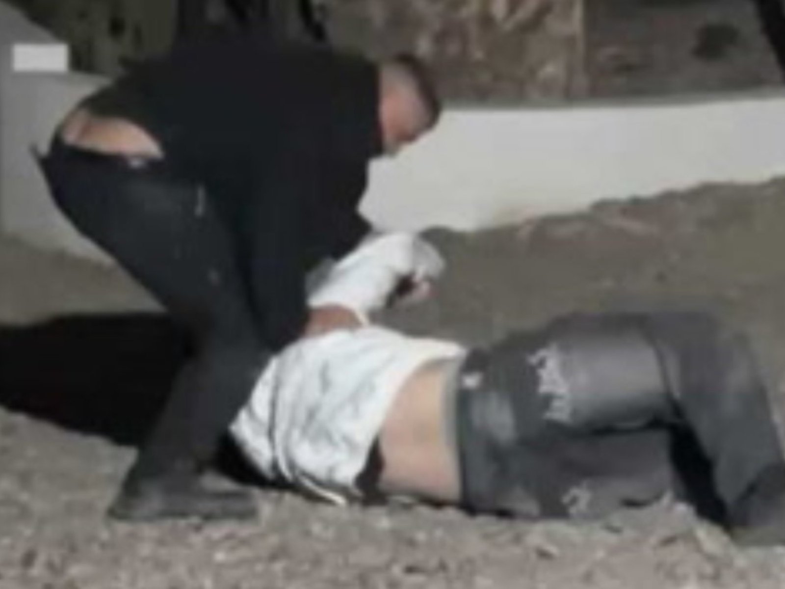 “Lo golpearon y asfixiaron hasta desmayarlo”