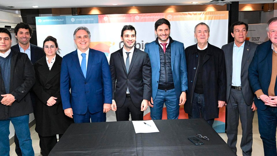 Los gobernadores apuntan a las presidenciales de 2027 