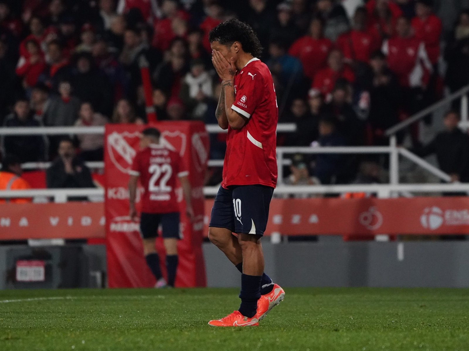 Luciano Cabral fue el mejor del Rojo pero le faltó el gol