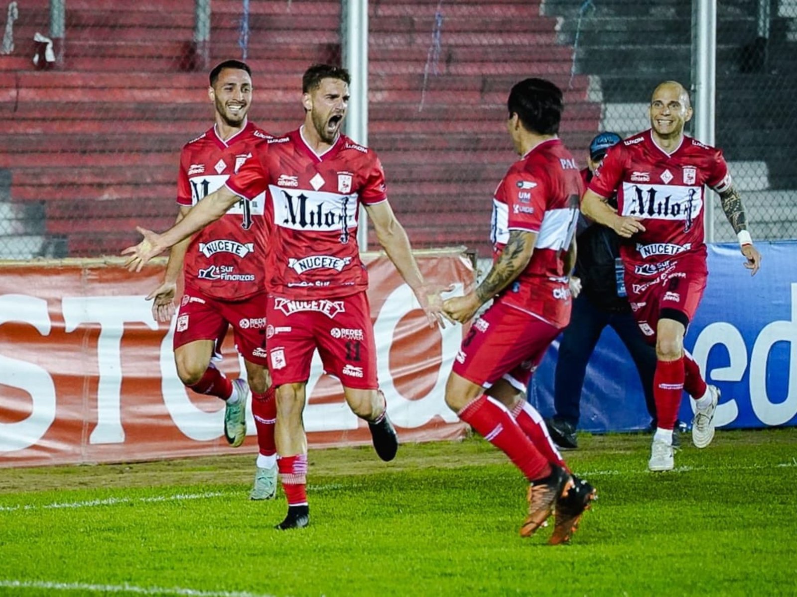 Morón bajó a Gimnasia de Mendoza y arde la lucha por la punta del Nacional :: Olé