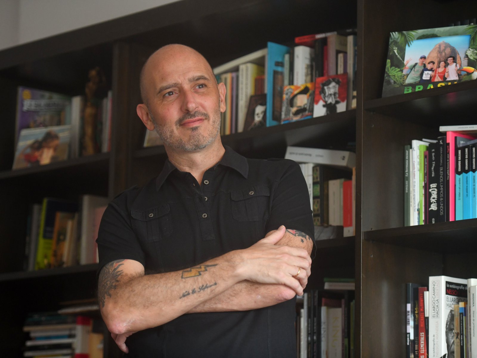 Mundos íntimos. A mi tatarabuela indígena le mutilaron los talones así no escapaba. ¿Cómo fue su vida y qué me legó? Necesito saberlo.