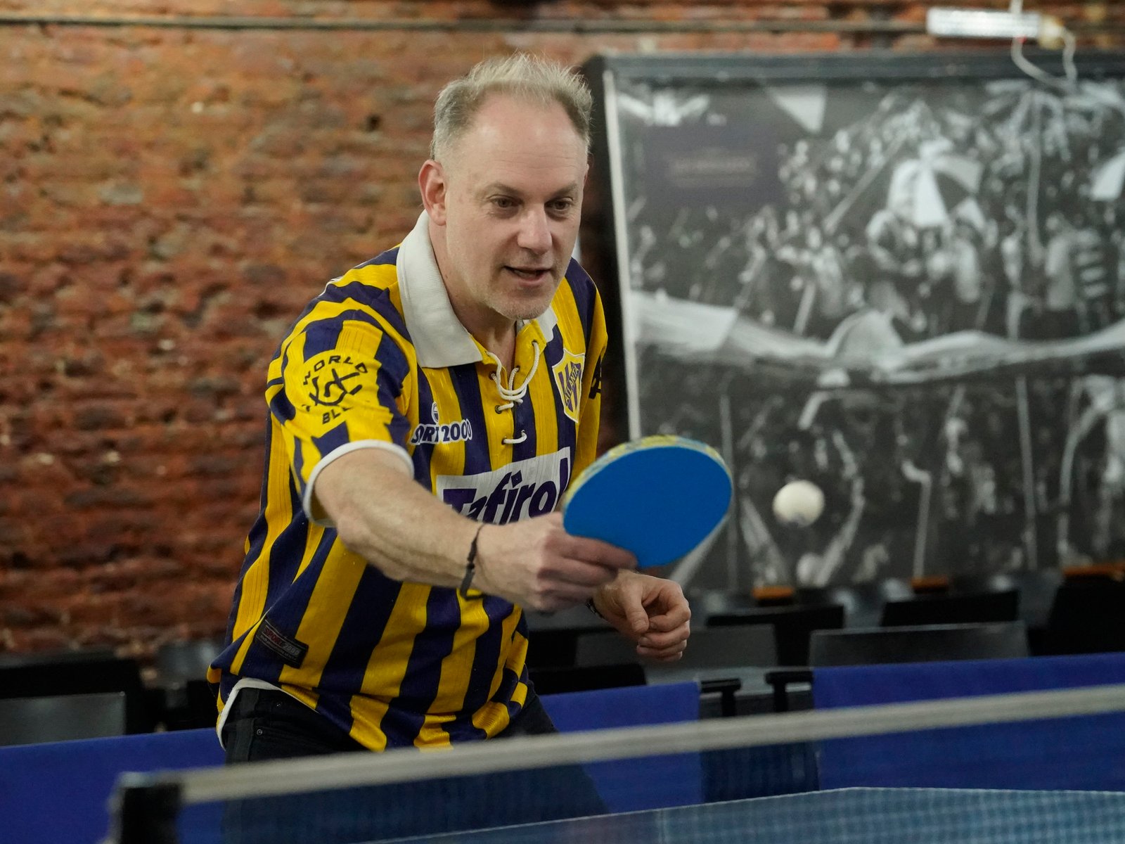 Mundos íntimos. El ping pong fue el mayor lazo afectivo con mi viejo. Yo estaba perdido, compró una mesa y me cambió la vida .