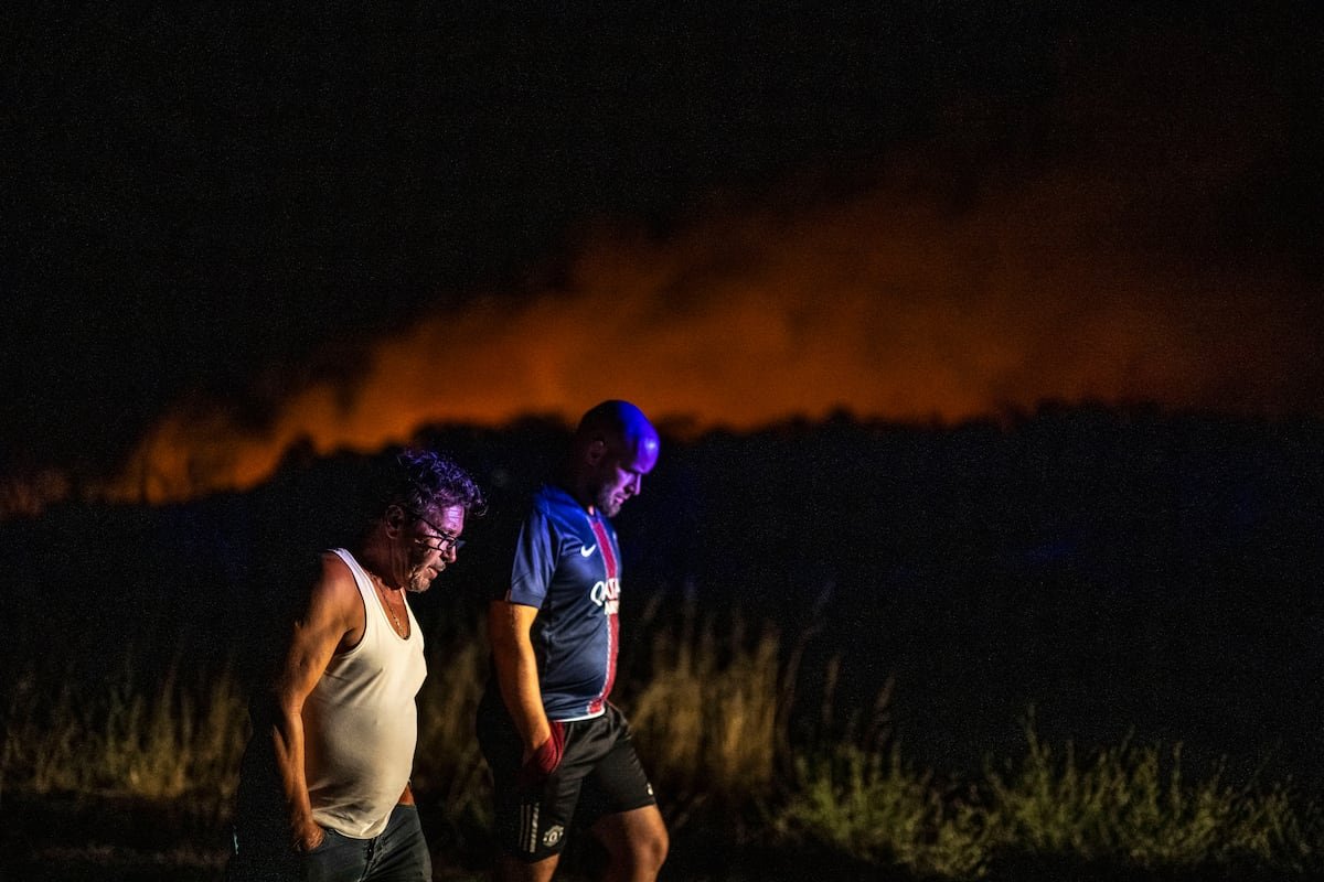 Otros tres incendios en Galicia calcinan 350 hectáreas y obligan a cortar carreteras en Costa da Morte | Noticias de Galicia