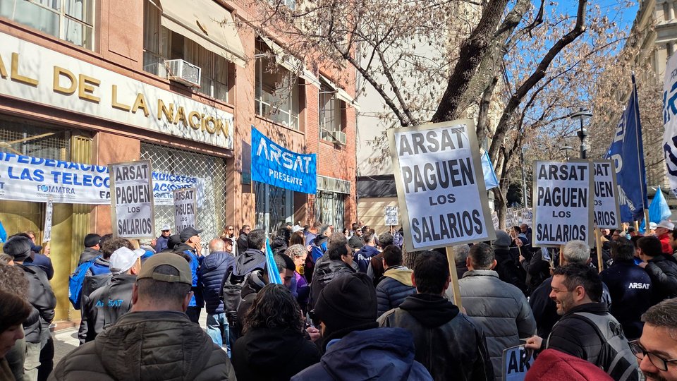 Paro y movilización de trabajadores de Arsat | Reclaman una suba salarial y la apertura de la negociación paritaria